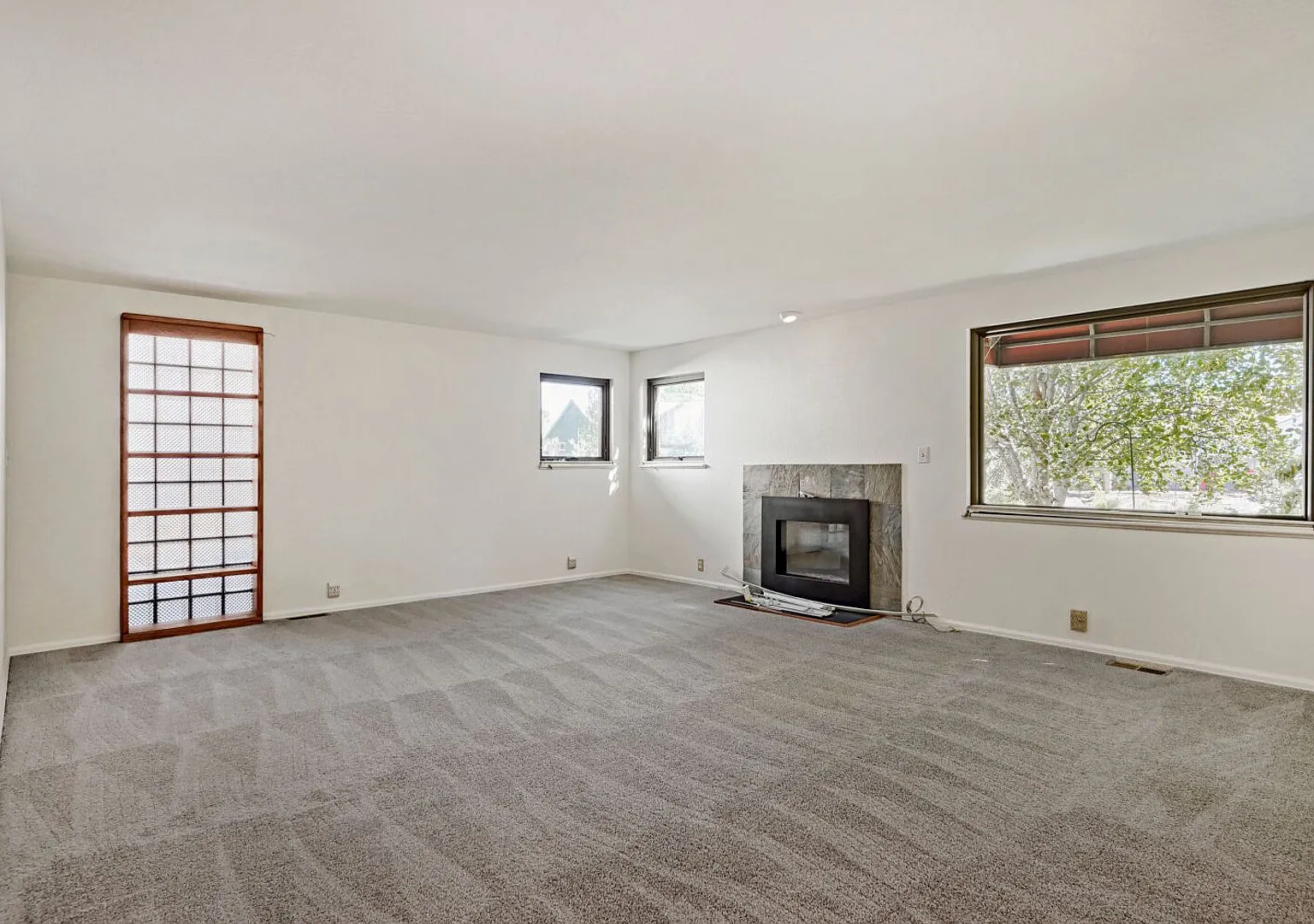Beautifully Refreshed Montclair Home with Character, Style & Exceptional Living Spaces!! — Photo 2