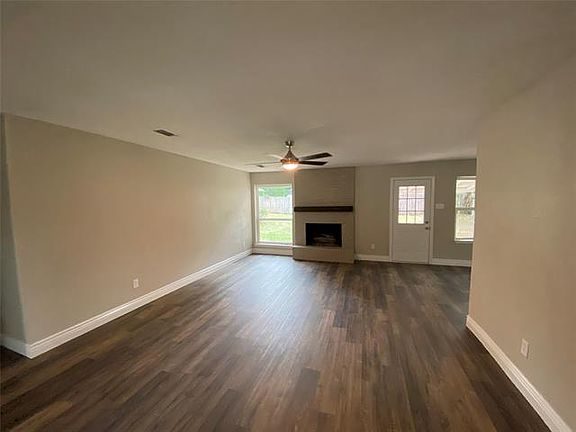 2nd image of 1904 Lexington Pl