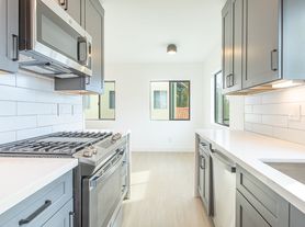 6133 Eleanor Ave, 1 beds  1.0 baths