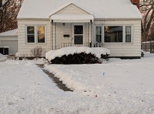 3618 Maple Ave, McHenry, IL 60050