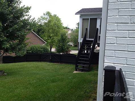 3rd image of 805 Broadmoor Cir