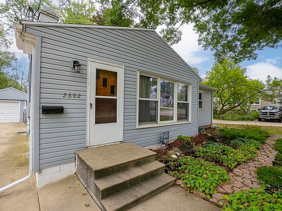3rd image of 2602 Cedar Heights Dr