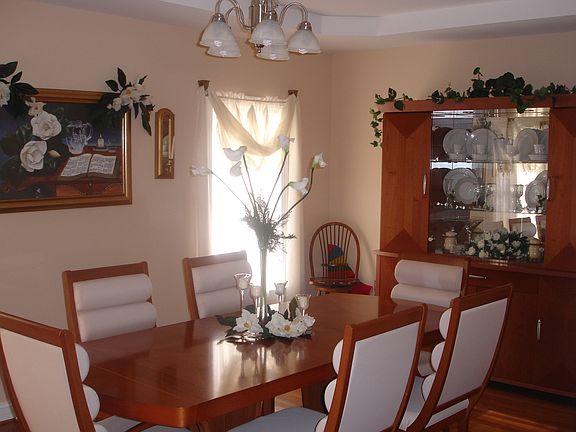FORMAL DININGROOM
