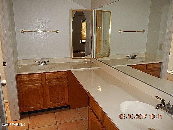 5th image of 861 W Safari Dr