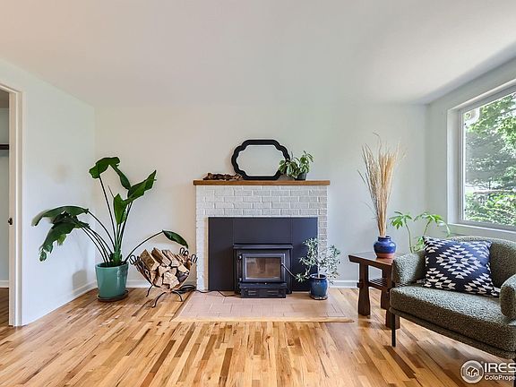 5th image of 1035 Venice St
