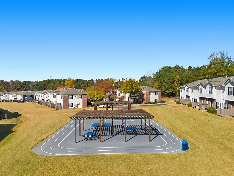 Battle Creek Village Townhomes — Photo 32