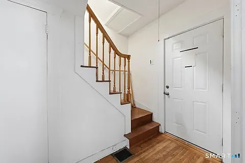 33 Baggott St — Photo 12