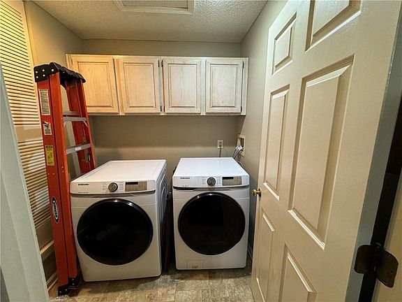 4th image of 4009 S Crysler Ave APT 8