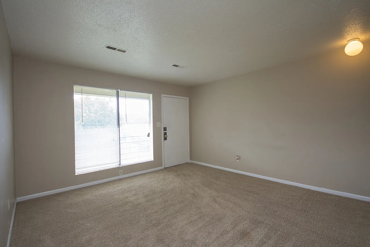 Cedarbrook Apartments — Photo 2
