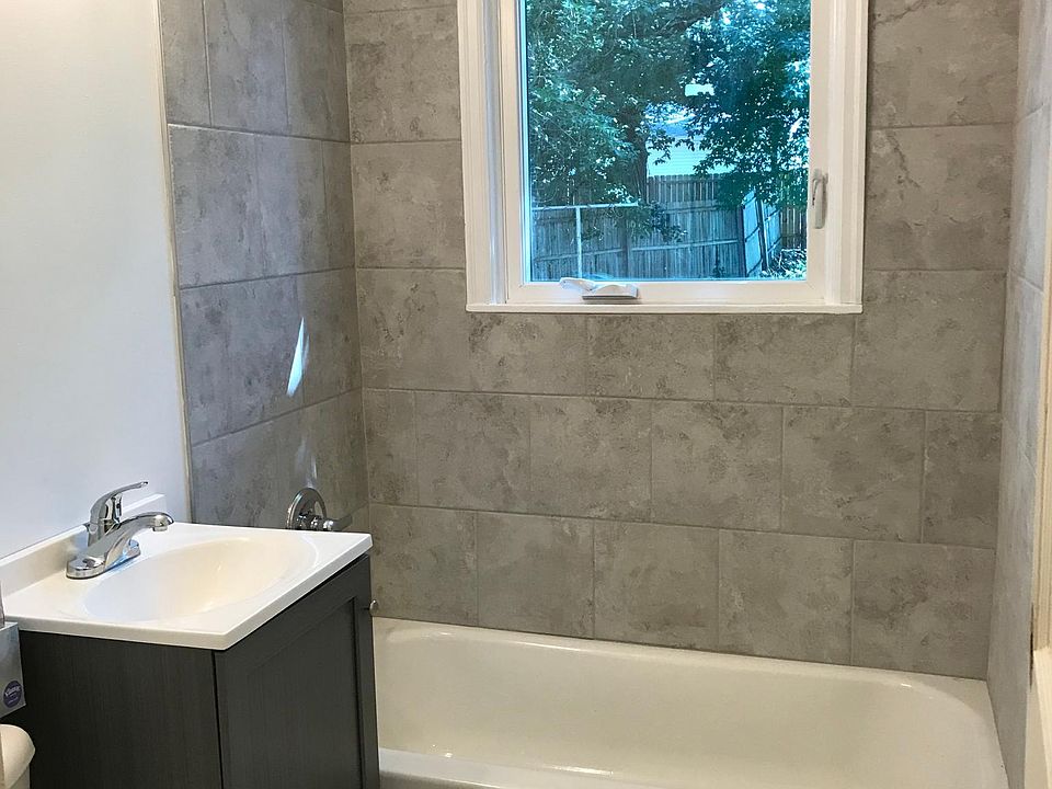 2nd image of 1148 Kennard St