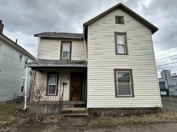 131 6th St NW, New Philadelphia, OH 44663