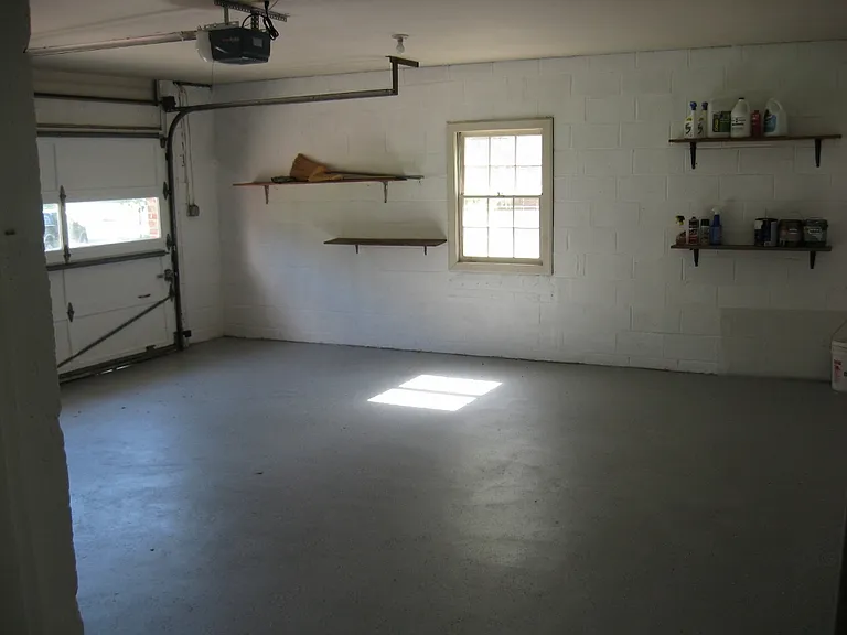 6004 Highboro Dr — Photo 34