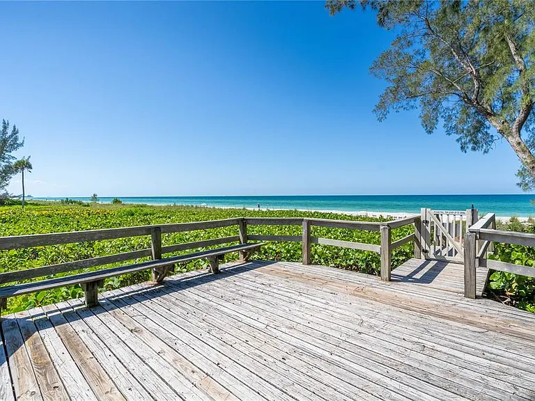 5611 Gulf Of Mexico Dr #1 — Photo 31