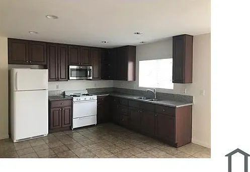 3 bed, $2,900 — Photo 2