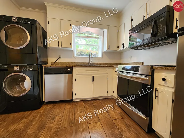2136 16th Ave S #1A — Photo 7