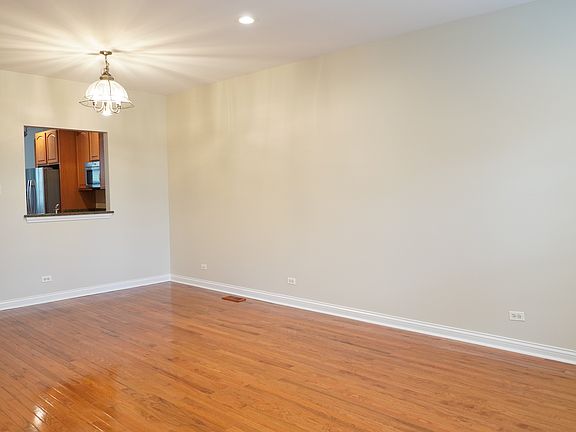 4th image of 2664 Goldenrod Ln