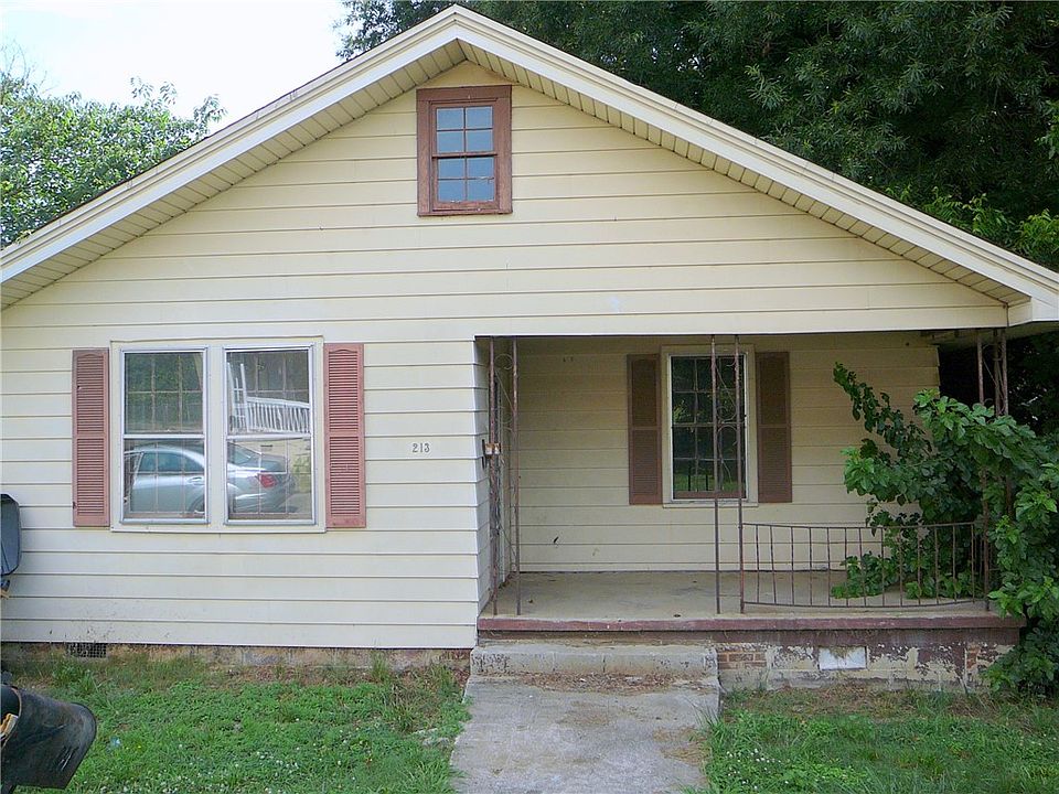 1st image of 213 K St