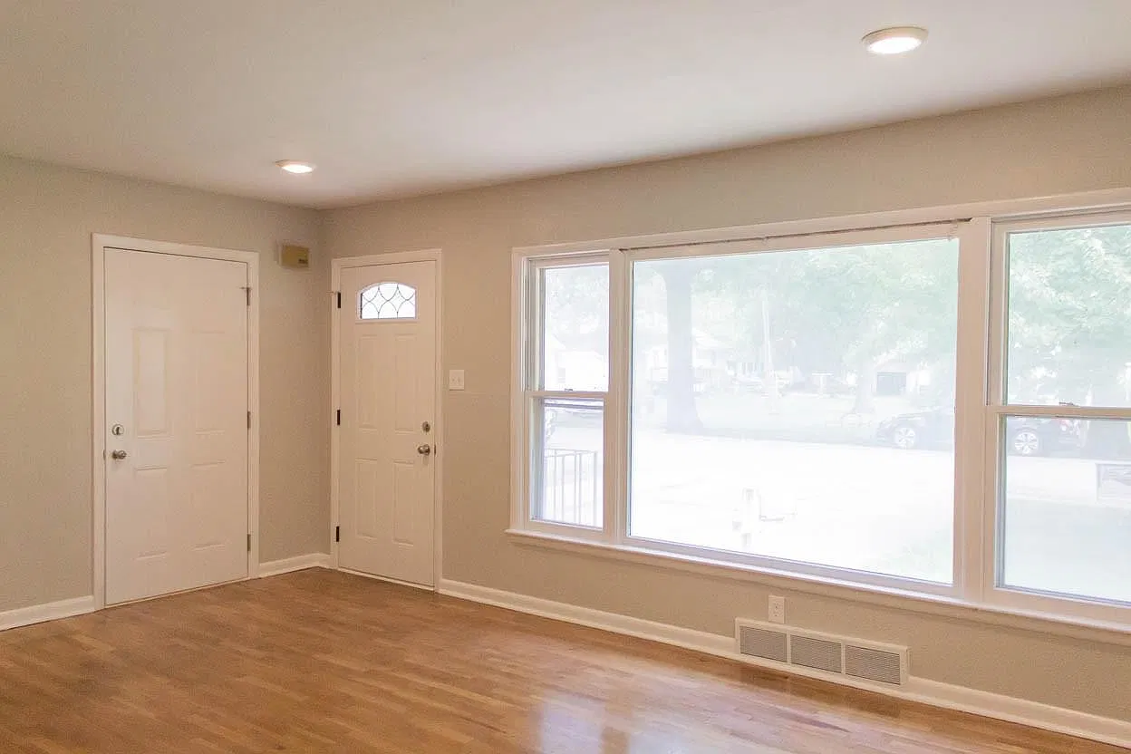 2 bed, 1912 sqft, $1,400 — Photo 2