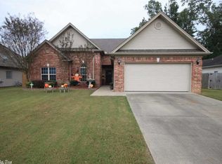 318 Madison Village Dr, Benton, AR 72015