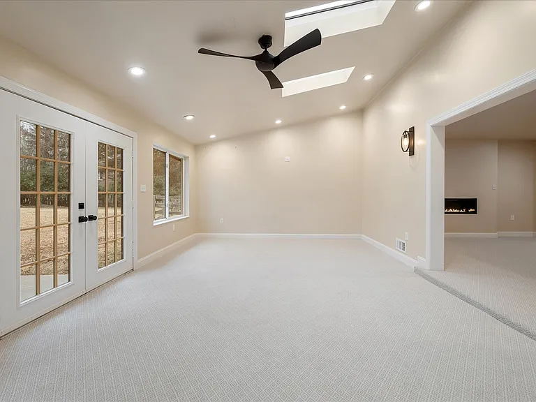 9036 Jeffery Rd — Photo 19