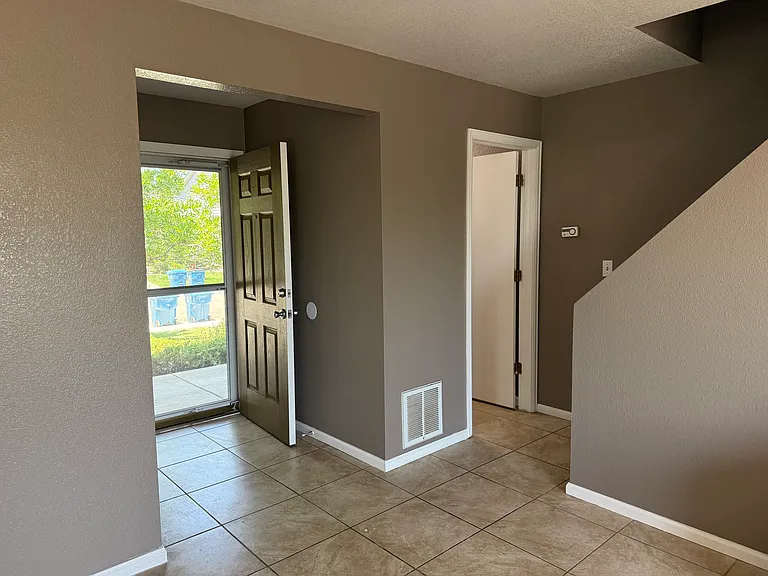 7876 Humboldt Cir — Photo 4