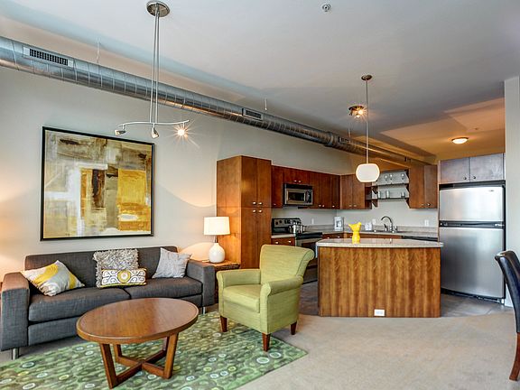 3rd image of 1030 Highlands Plaza Dr E APT 202