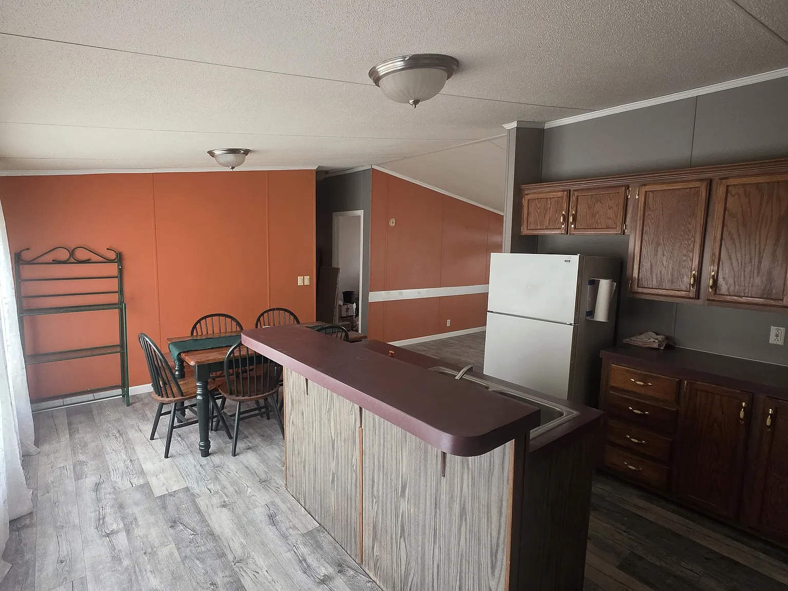 4 bed, 1600 sqft, $2,000 — Photo 2