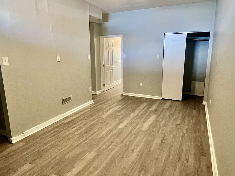 2436 E Fayette St #- — Photo 5