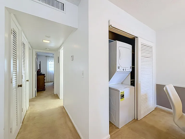 2121 NE 68th St #109 — Photo 40