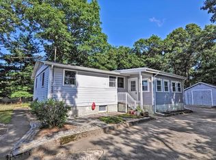 90 Oak St, Randolph, MA 02368