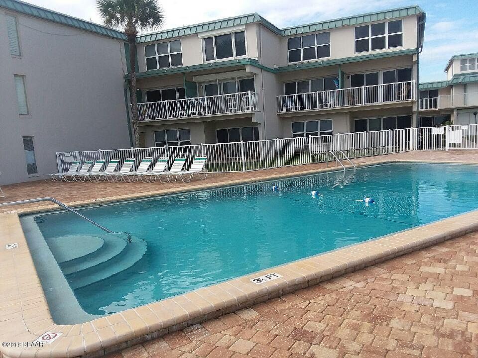 1st image of 4849 Saxon Dr #201
