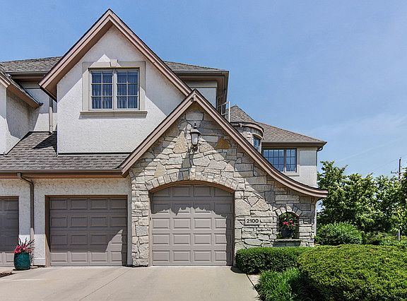 2nd image of 2100 Lillian Ln