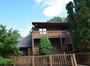 9479 S Lake Ridge Dr, Bloomington, IN 47401