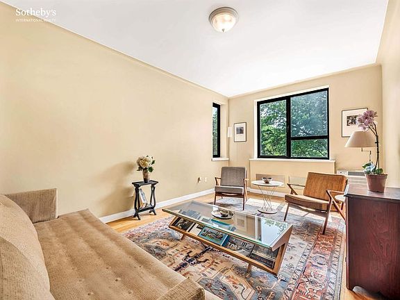 3rd image of 420 Central Park W APT 4K
