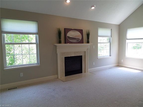 4th image of 2825 Brooks Ct