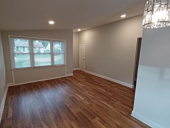 3rd image of 1744 E Milton Ave
