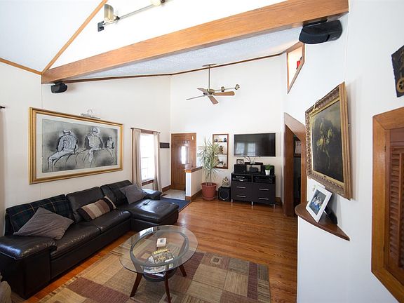 4th image of 1493 Ainsley Ave