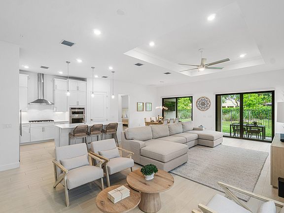 3rd image of 9303 Cape Honey Bee Lane