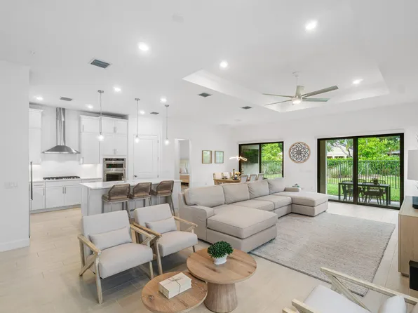 9303 Cape Honey Bee Lane, Lake Worth, FL 33467