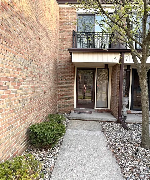 18268 University Park Dr — Photo 3