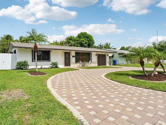 2nd image of 2654 Tarpon Drive