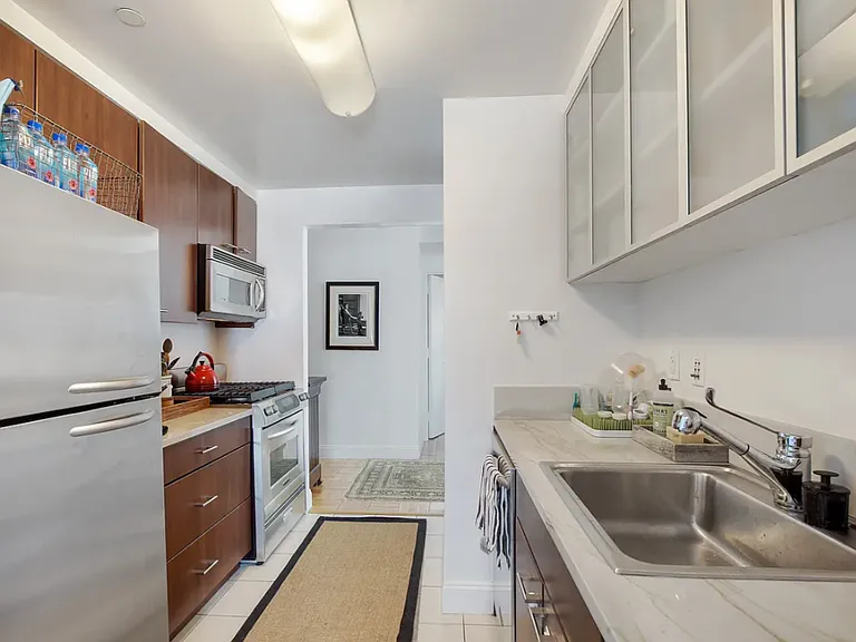 215 E 96th St #25H — Photo 5