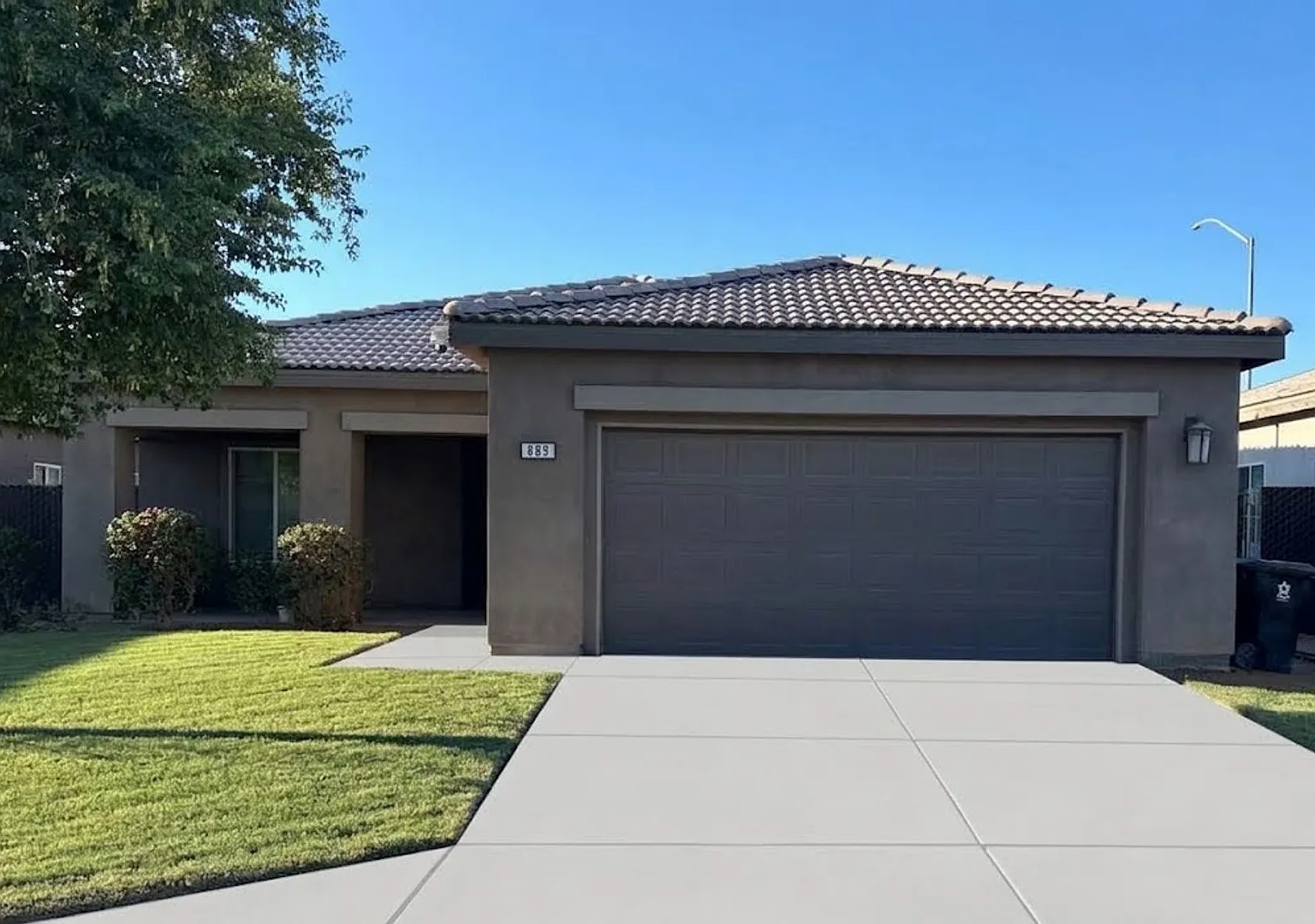 Newer 4 bedroom Home in Savanah Ranch — Photo 1