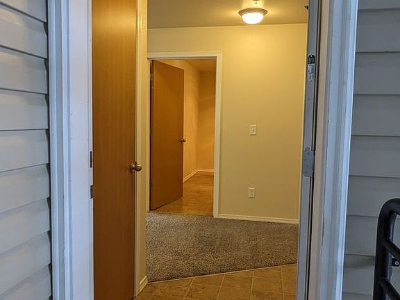 5th image of 4420-4455 Seaton Ln NE #E205