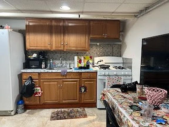 5th image of 10103 Seaview Ave