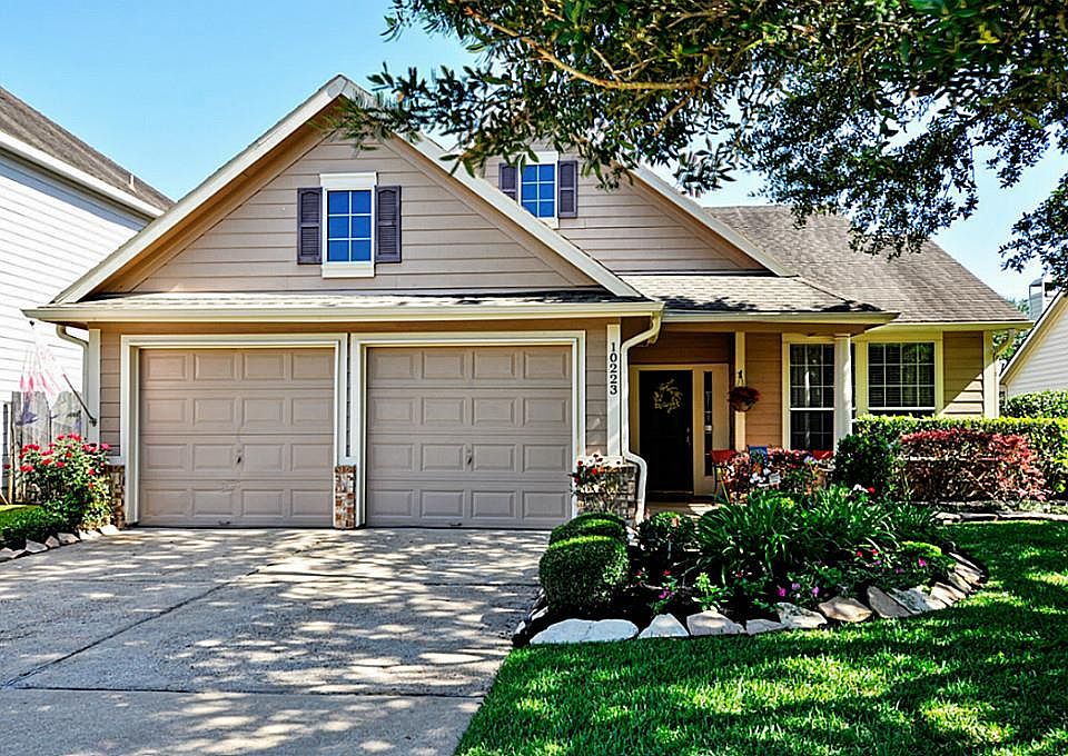 1st image of 10223 Cherry Laurel Ln