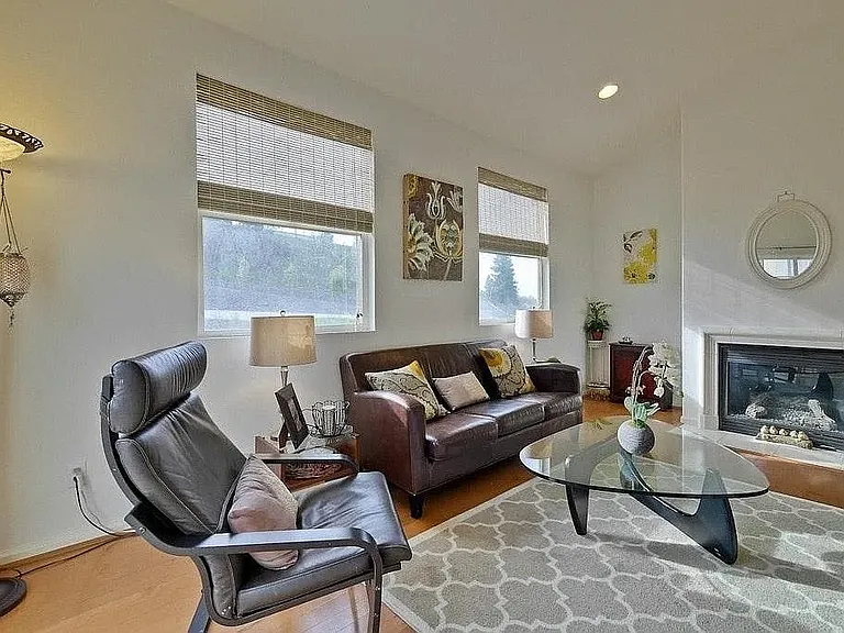 699 Alexandra Ct — Photo 6