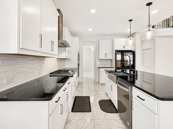 5th image of 4125 Fall Aster Way