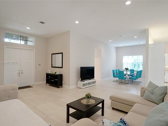4th image of 2211 Quail Roost Dr