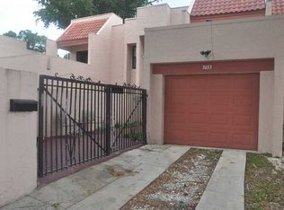 5653 NW 16th St #15, Lauderhill, FL 33313